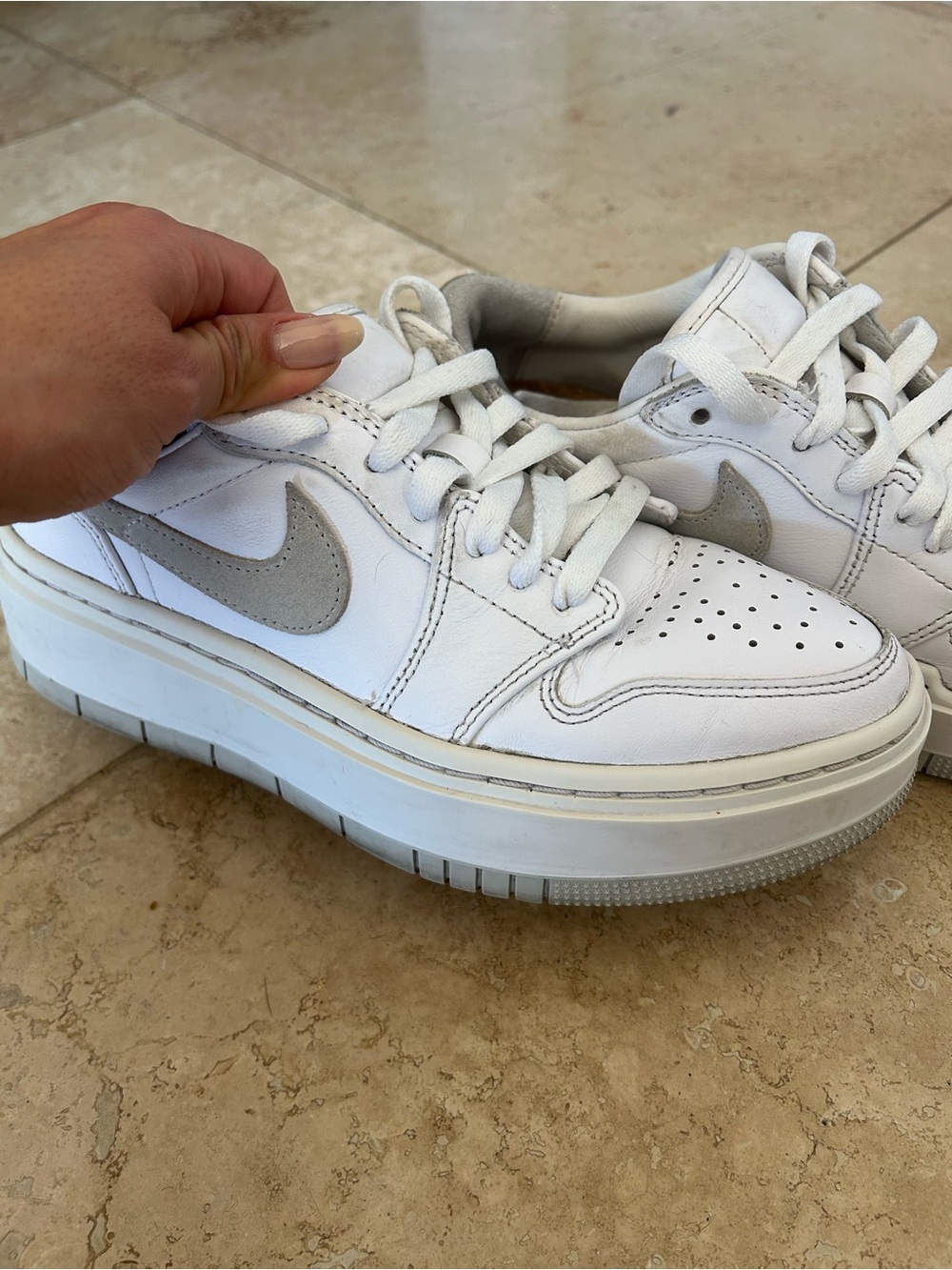 Jordan Elevate - Picture 3 of 6